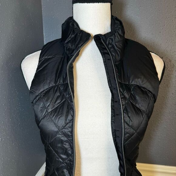 Lululemon Down For A Run Vest - Picture 6 of 12